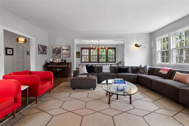 Interior, Living room, Pendant Lights, Piano, Wood Texture Flooring