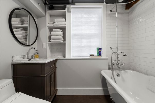 Bathroom, Free Standing Baths, Interior