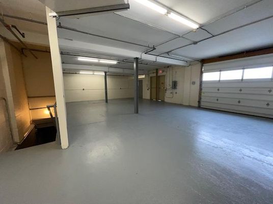 Garage, Interior