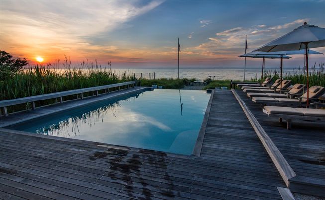 Exterior, Lake, Pool, Water