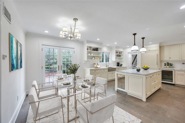 Chandelier, Dining room, Interior, Kitchen, Pendant Lights, Recessed Lighting, Stainless Steel Appliances