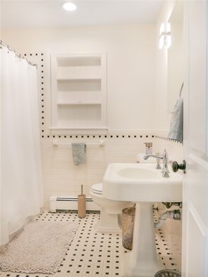 Bathroom, Interior, Recessed Lighting