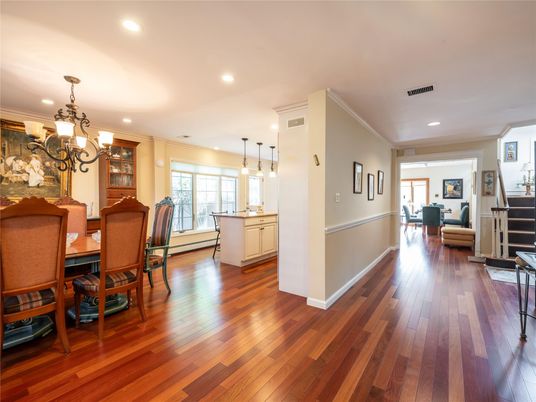 Chandelier, Dining room, Interior, Kitchen, Pendant Lights, Recessed Lighting, Wood Texture Flooring