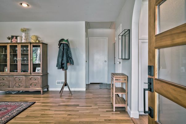 Interior, Recessed Lighting, Wood Texture Flooring