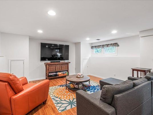 Interior, Living room, Recessed Lighting, Wood Texture Flooring