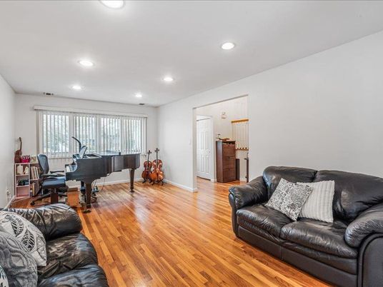 Interior, Living room, Piano, Recessed Lighting, Wood Texture Flooring