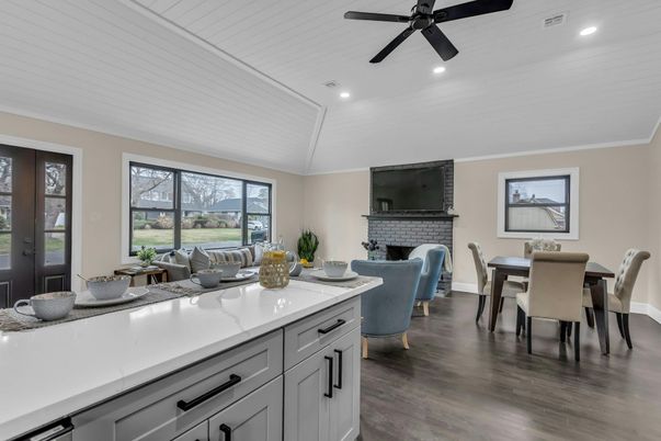 Dining room, Fireplace, Interior, Recessed Lighting, Wood Texture Flooring