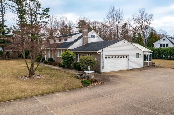 Attached, Exterior, Facade, Brick Facade, Cape Cod