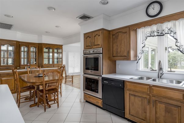Dining room, Interior, Kitchen, Recessed Lighting