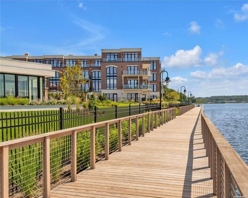Exterior, Lake