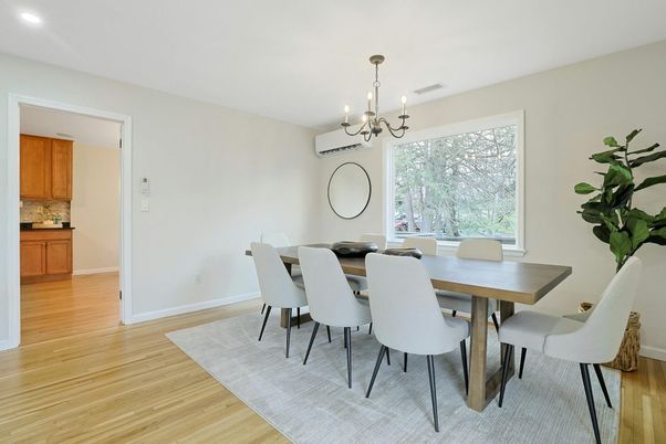 Chandelier, Dining room, Interior, Recessed Lighting, Wood Texture Flooring