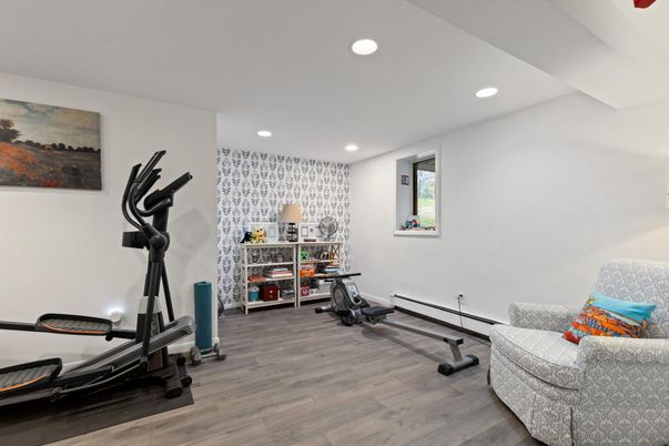 Fitness Equipment, Interior, Recessed Lighting, Wood Texture Flooring