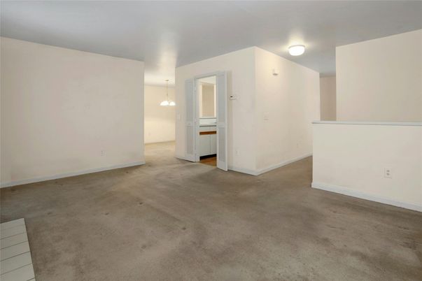 Empty room, Interior, Pendant Lights