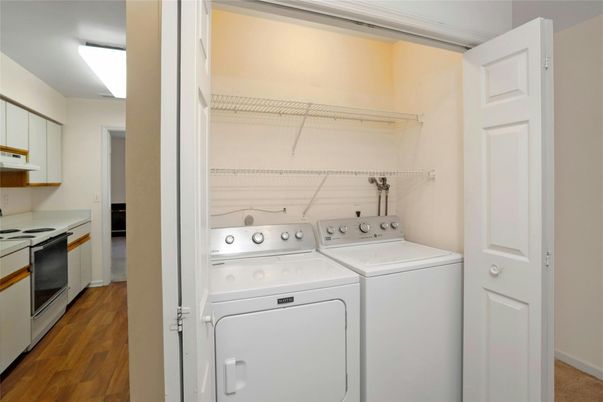 Interior, Utility Closets, Washer, Wood Texture Flooring