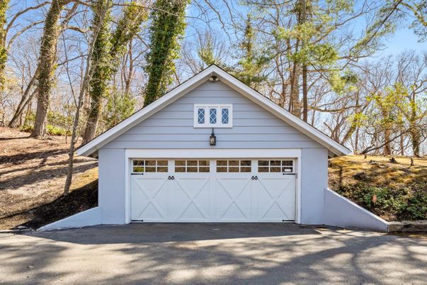 Detached Garage, Exterior