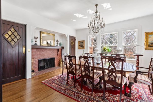 Chandelier, Dining room, Fireplace, Interior, Wood Texture Flooring