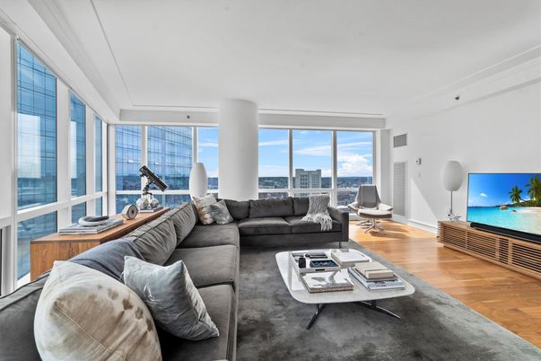 Fitness Equipment, Interior, Living room, Piano, Water, Wood Texture Flooring
