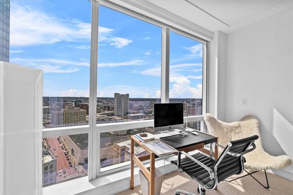Home Office, Interior