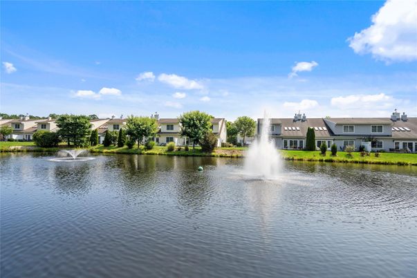 Exterior, Lake