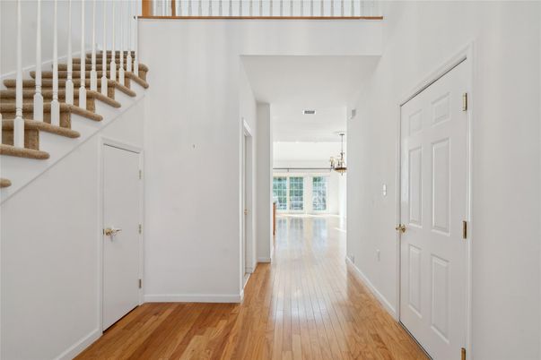 Interior, Pendant Lights, Wood Texture Flooring