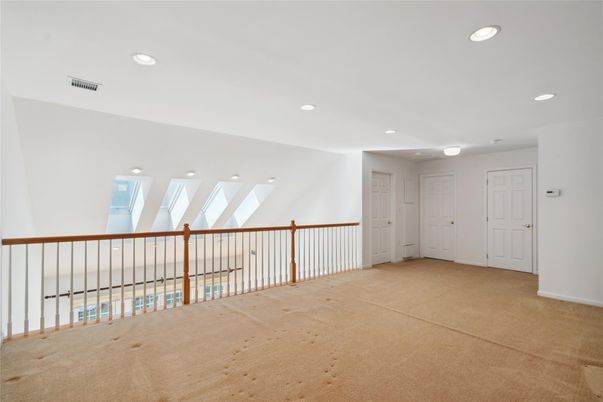 Empty room, Interior, Recessed Lighting