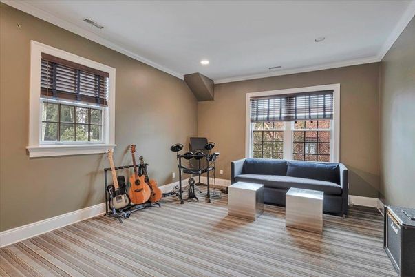 Fitness Equipment, Interior, Living room, Recessed Lighting, Wood Texture Flooring