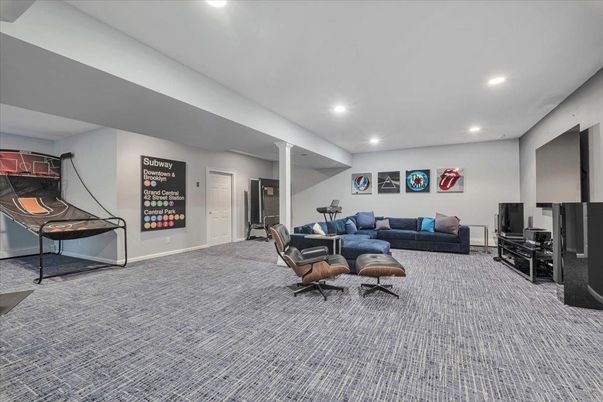 Fitness Equipment, Interior, Living room, Recessed Lighting