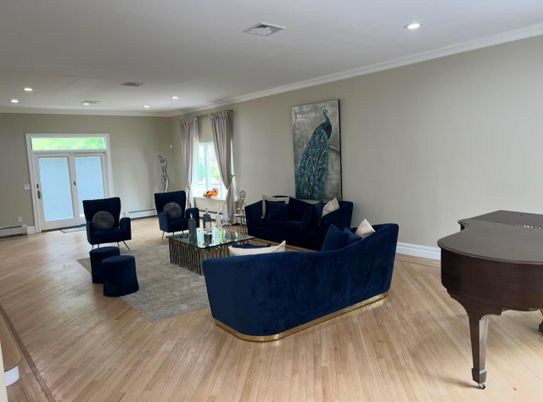 Interior, Living room, Piano, Recessed Lighting, Wood Texture Flooring