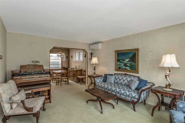 Dining room, Interior, Piano