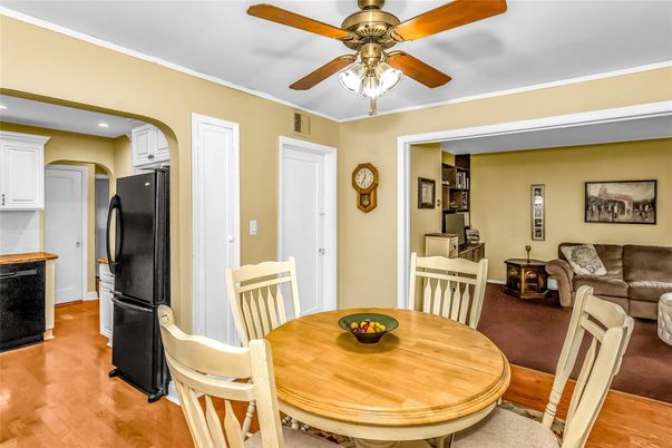 Dining room, Interior, Kitchen, Recessed Lighting, Wood Texture Flooring