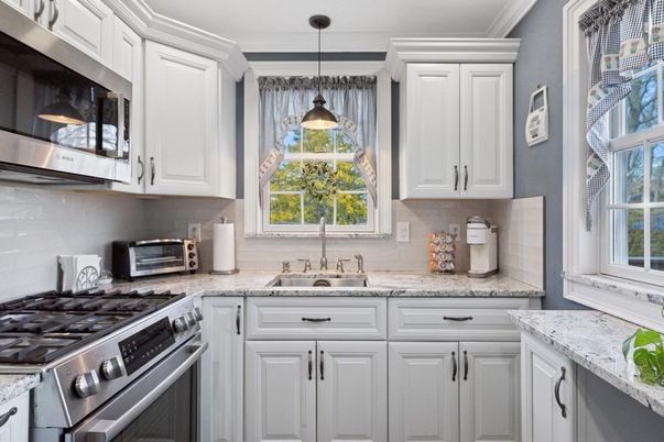 Interior, Kitchen, Pendant Lights, Stainless Steel Appliances