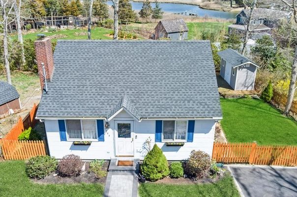 Exterior, Facade, Cape Cod