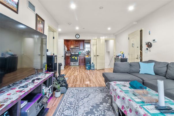 Interior, Kitchen, Living room, Recessed Lighting, Wood Texture Flooring