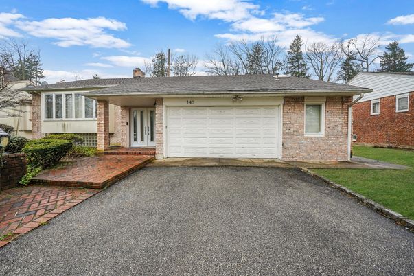 Attached, Exterior, Facade, Brick Facade, Ranch