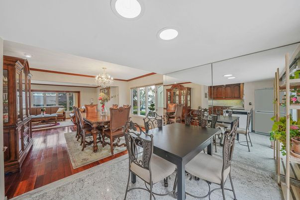 Chandelier, Dining room, Interior, Recessed Lighting, Wood Texture Flooring
