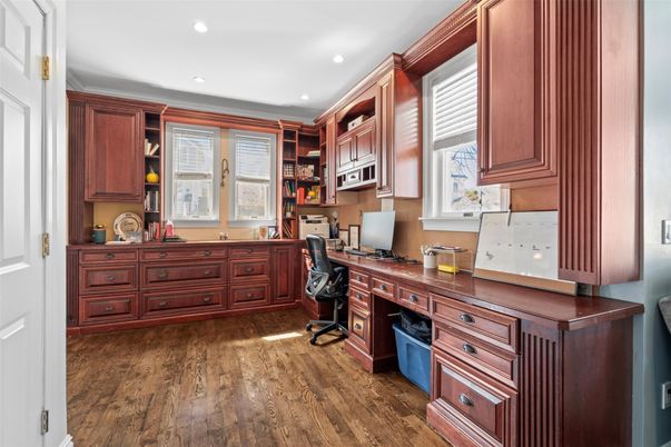Home Office, Interior, Recessed Lighting, Wood Texture Flooring