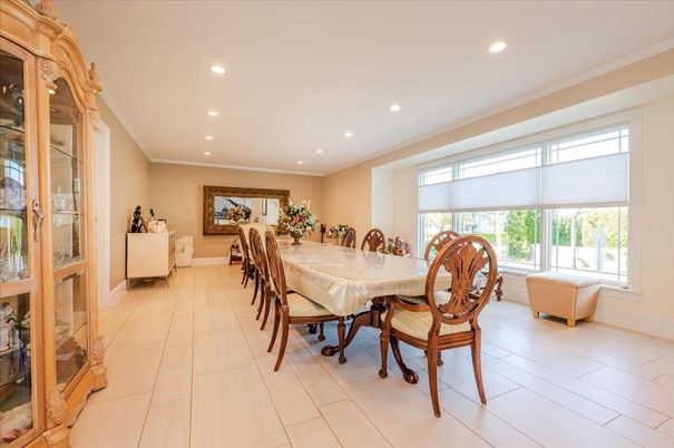 Dining room, Interior, Recessed Lighting