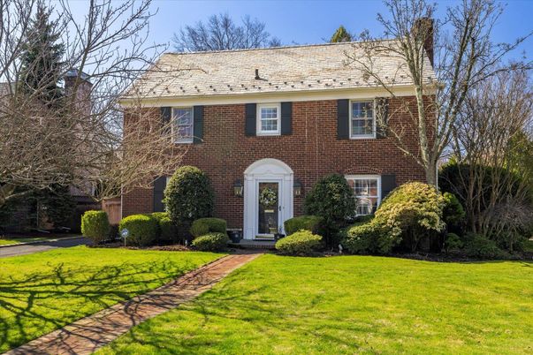 Exterior, Facade, Brick Facade, Georgian