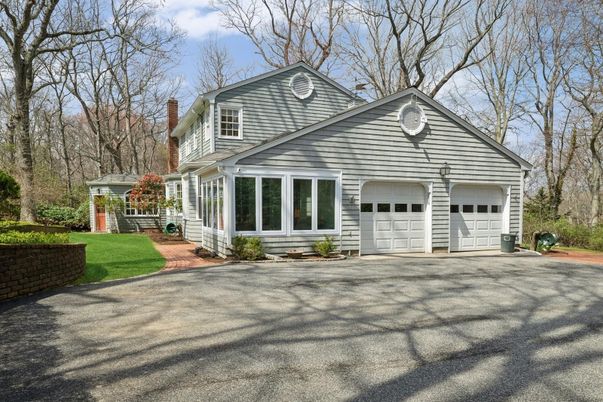 Attached, Exterior, Facade, Ranch