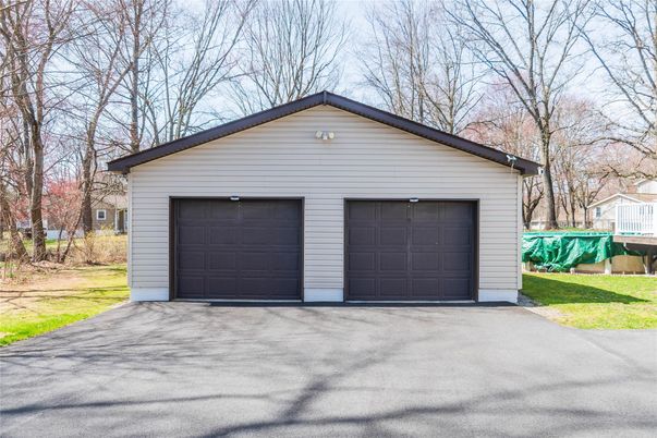 Detached Garage, Exterior