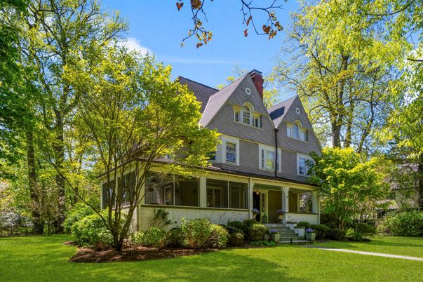 Backyard, Exterior, Facade, Queen Anne Victorian