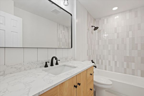Bathroom, Interior, Recessed Lighting