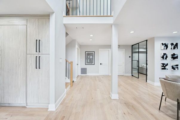 Interior, Recessed Lighting, Wood Texture Flooring
