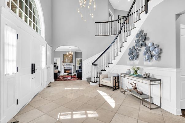 Chandelier, Fireplace, Interior, Pendant Lights