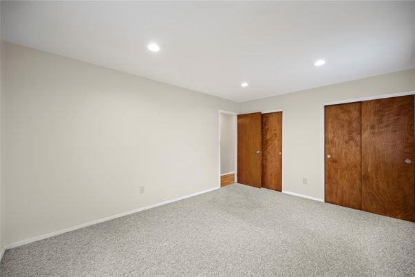 Empty room, Interior, Recessed Lighting