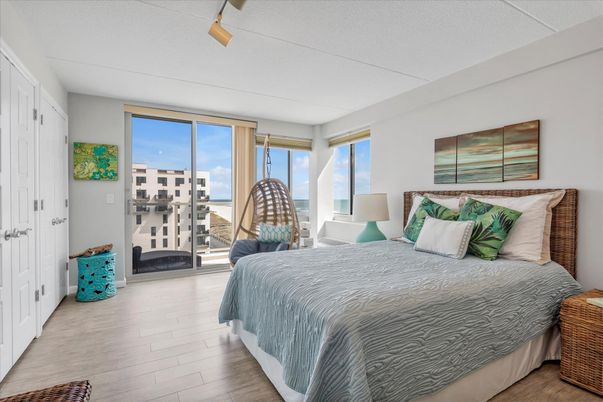 Bedroom, Interior, Water, Wood Texture Flooring