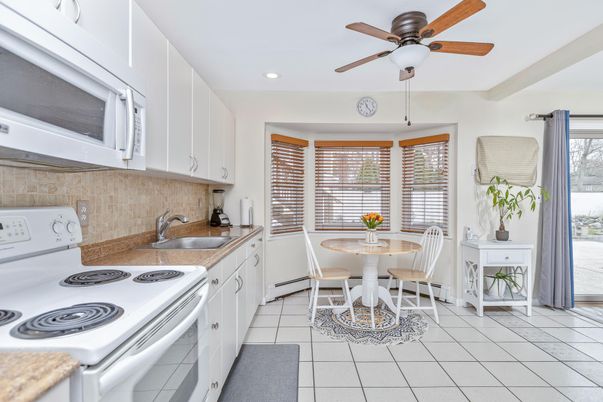 Dining room, Interior, Kitchen, Recessed Lighting