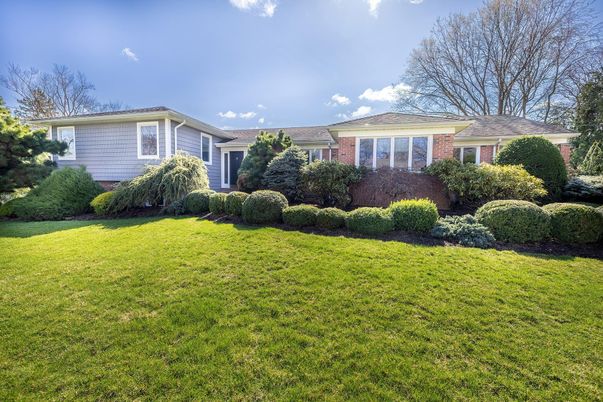 Exterior, Facade, Brick Facade, Ranch