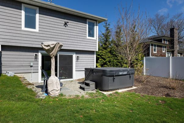 Exterior, Hot Tub