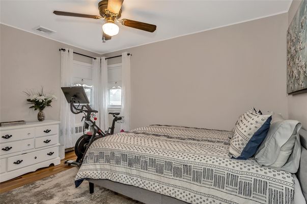 Bedroom, Fitness Equipment, Interior, Wood Texture Flooring